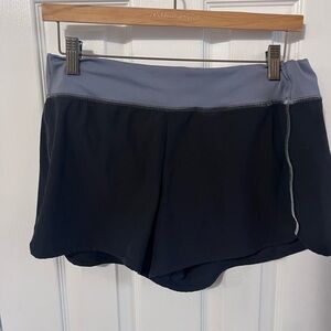 Title Nine women’s shorts lined size Large gray black stretch pull on